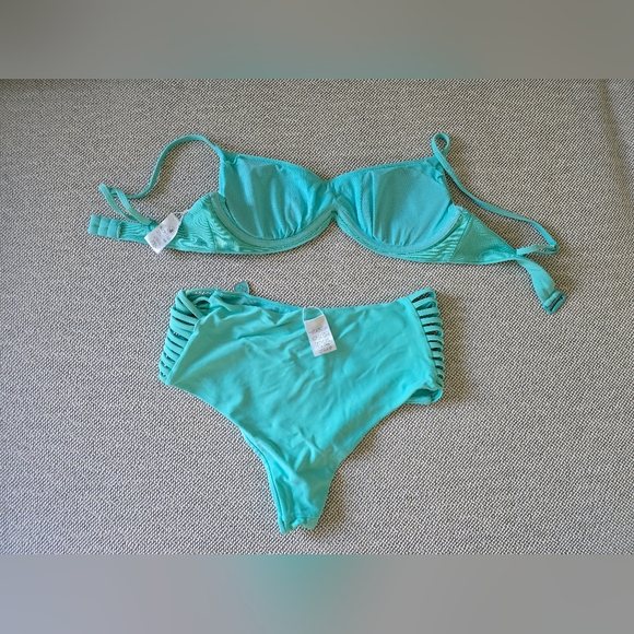 BODY GLOVE bikini Size M Sea Mist Color - Picture 1 of 4